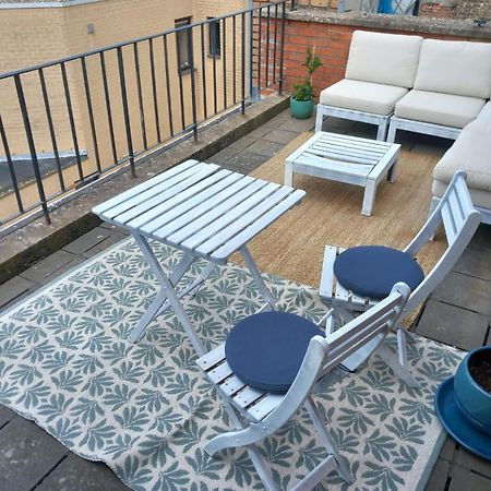 Gezellig Centraal Gelegen Penthouse Oostende Apartment Luaran gambar