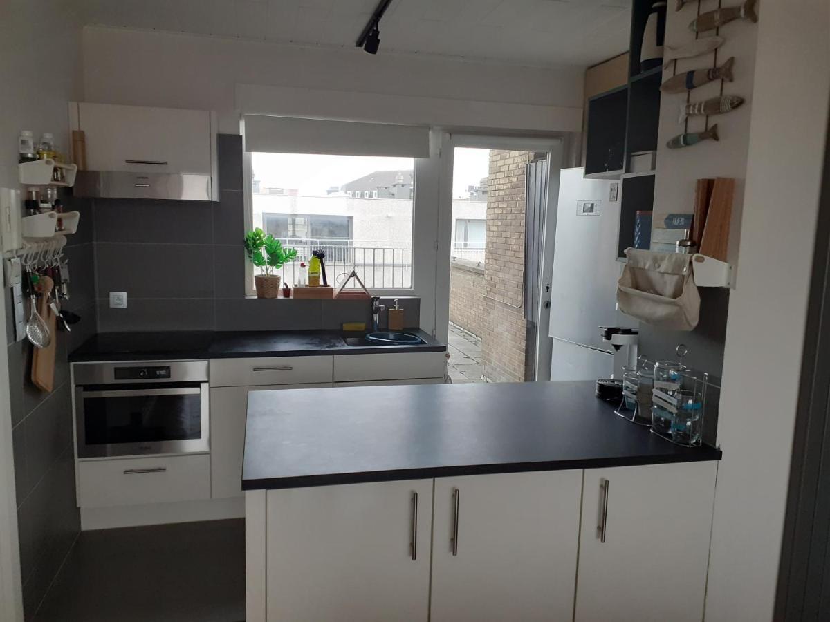 Gezellig Centraal Gelegen Penthouse Oostende Apartment Luaran gambar