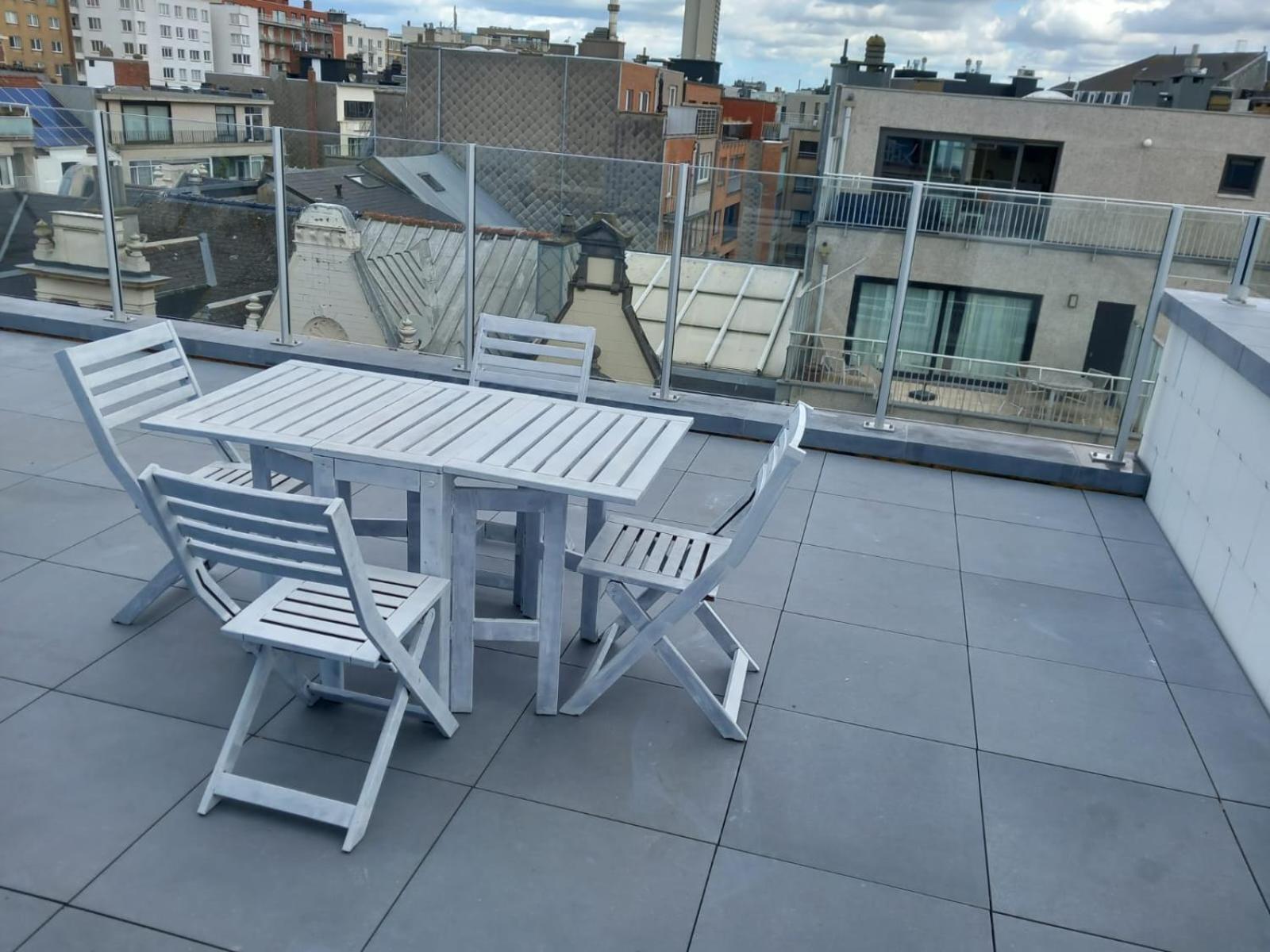 Gezellig Centraal Gelegen Penthouse Oostende Apartment Luaran gambar